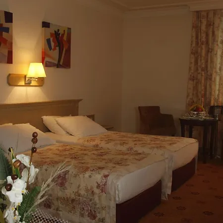 Hotel Grand Medya 4*