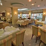 Hotel Grand Medya