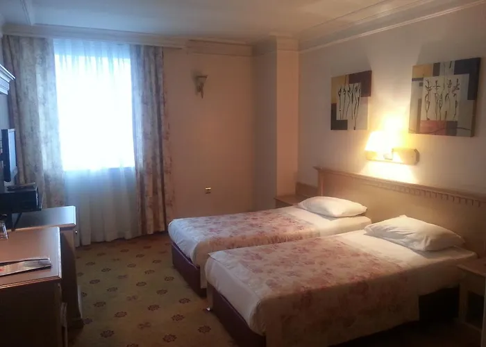 Hotel Grand Medya 4*