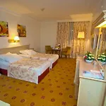 Hotel Grand Medya