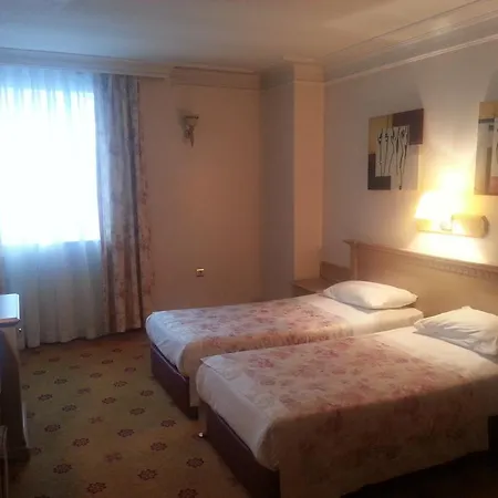 Hotel Grand Medya 4*