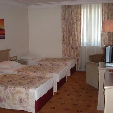 Hotel Grand Medya 4*